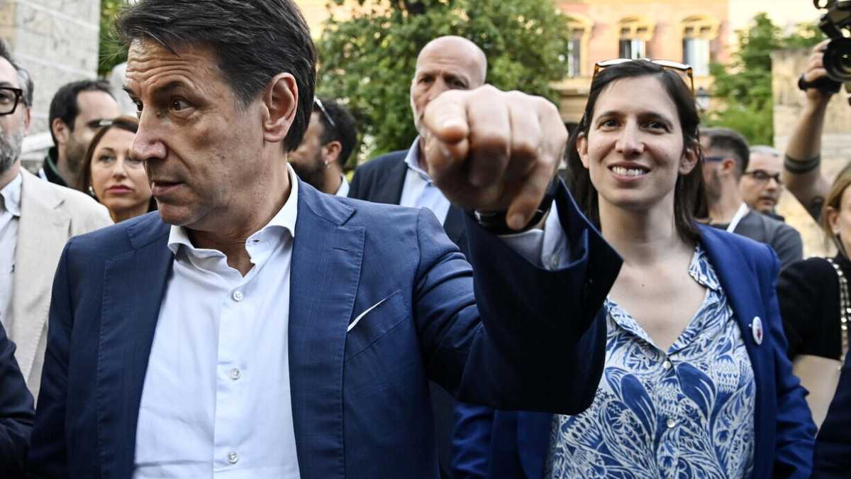 Immagine di Schlein acrobata per l’unità alla regionali. Ma i 5 stelle la attaccano su Milano