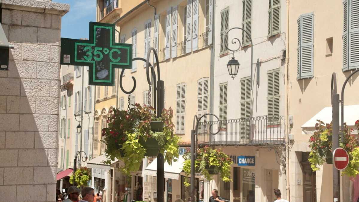 Immagine di È luglio da sei mesi: il tempo si dilata, le città si svuotano, il calore scivola