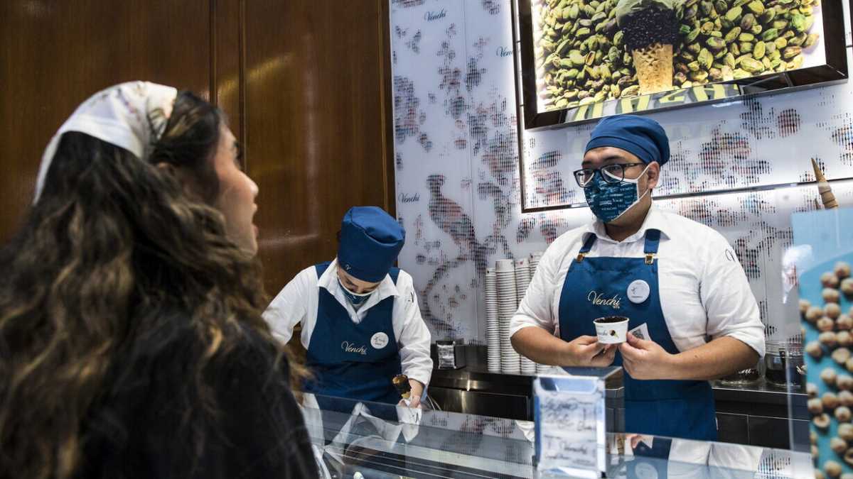 Immagine di Osservare la gente che sceglie i gusti di gelato, e sentirsi morire