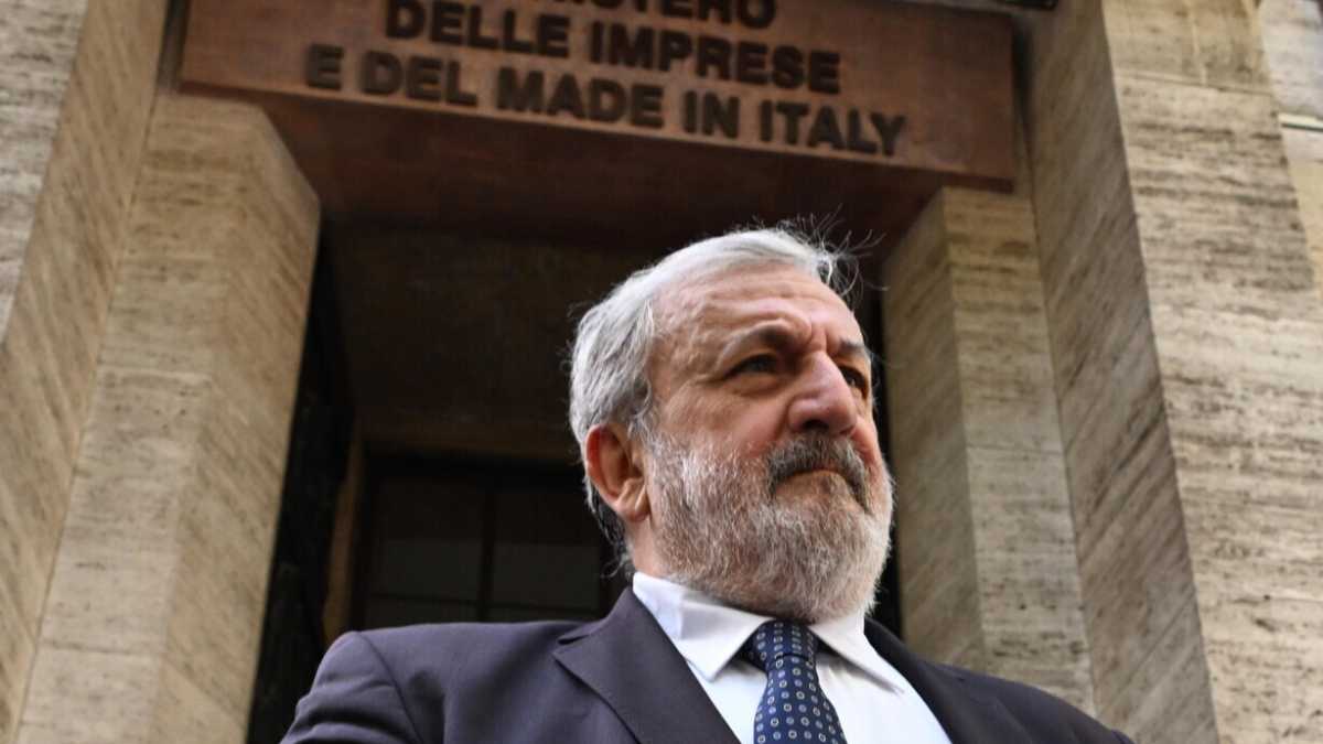 Immagine di Emiliano va in tilt su Ilva e rinnega se stesso