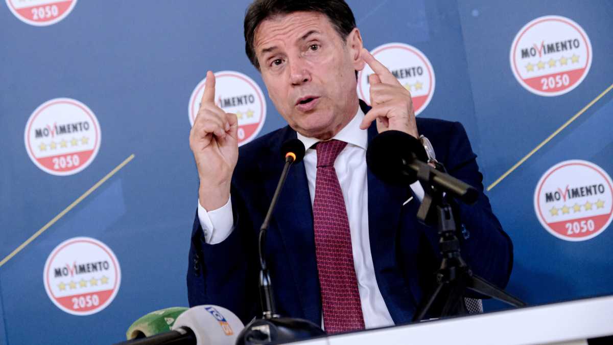 Immagine di Conte “assolve” Ricci ma lo commissaria. Bordate su Sala e su Giani