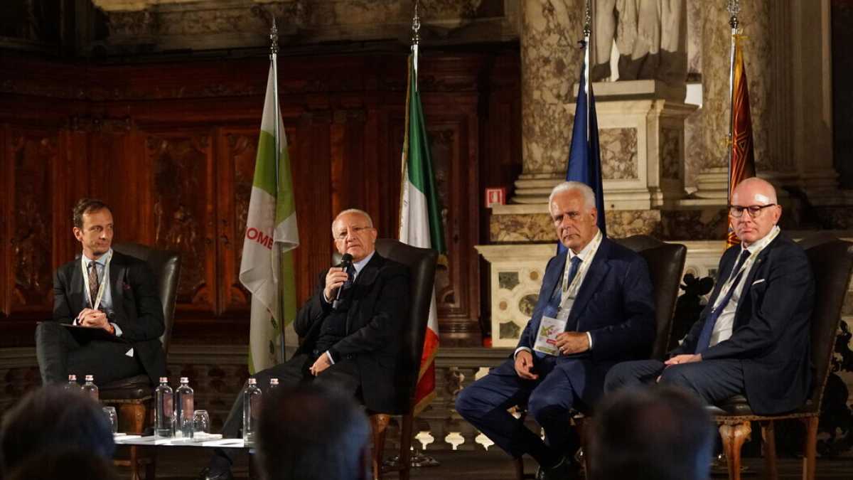Immagine di La sinistra è la nuova centrale della fuffa
