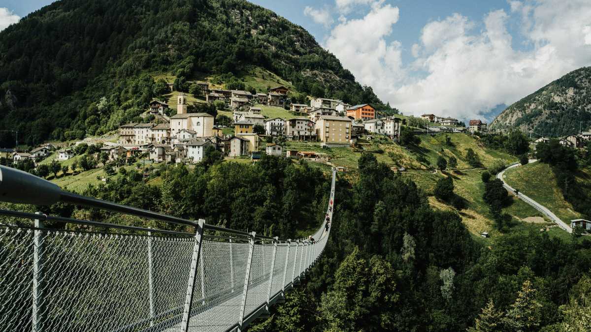 Immagine di Tra strade impossibili e case sgarrupate, ecco l’Italia vista da colti visitatori