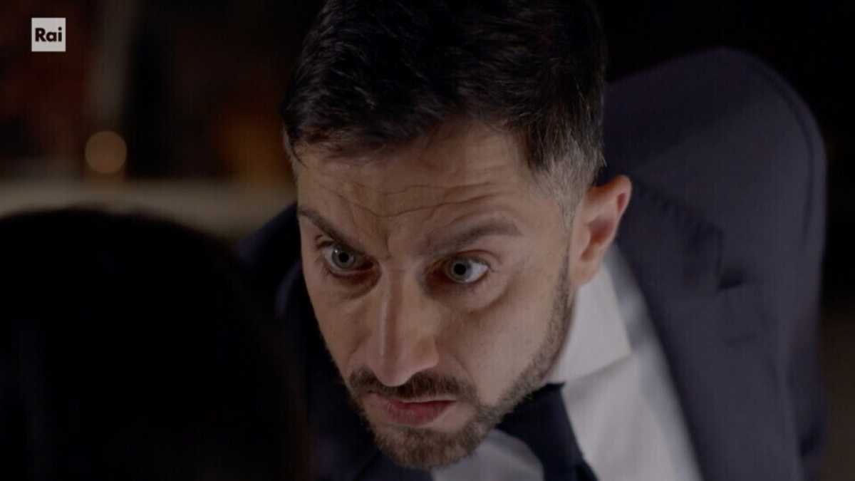 Immagine di In Un posto al sole Gagliotti si ritrova con la polizia alle calcagna