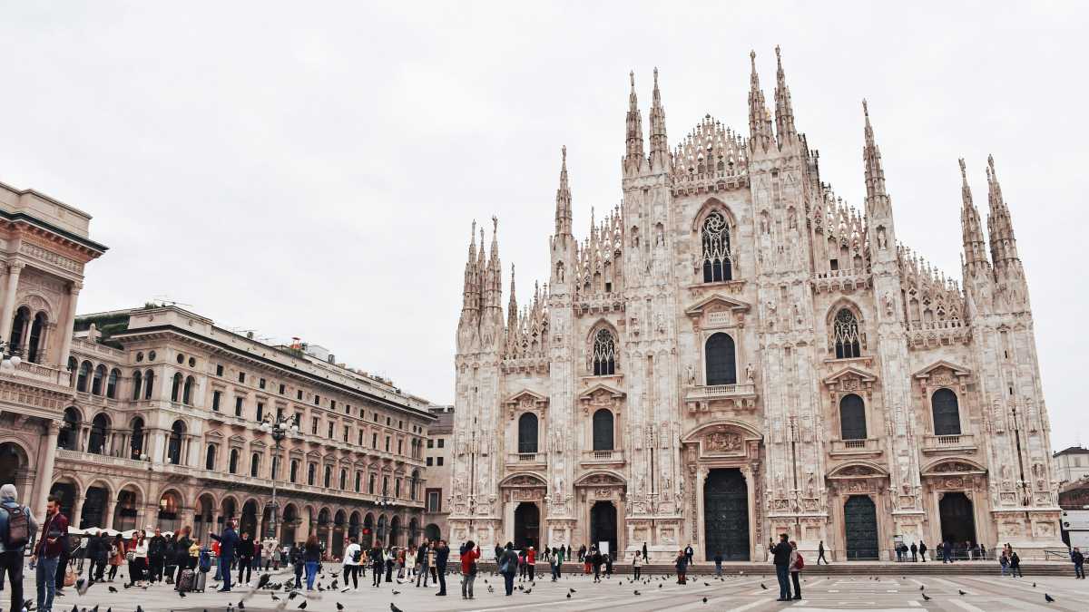 Immagine di La Milano che ci avete colato addosso. Lettera da una bolla di sapone