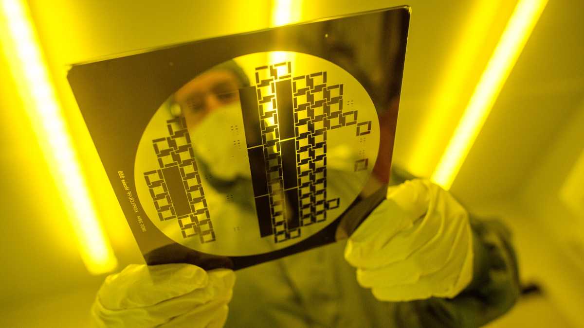 Immagine di Ferri vecchi. Il declino di Intel, da colosso a pesce piccolo