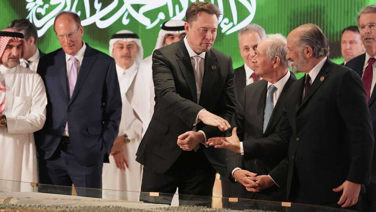 Immagine di Le big tech in missione con Trump in medio oriente. L'accordo di Nvidia e la corsa al primato nell'AI