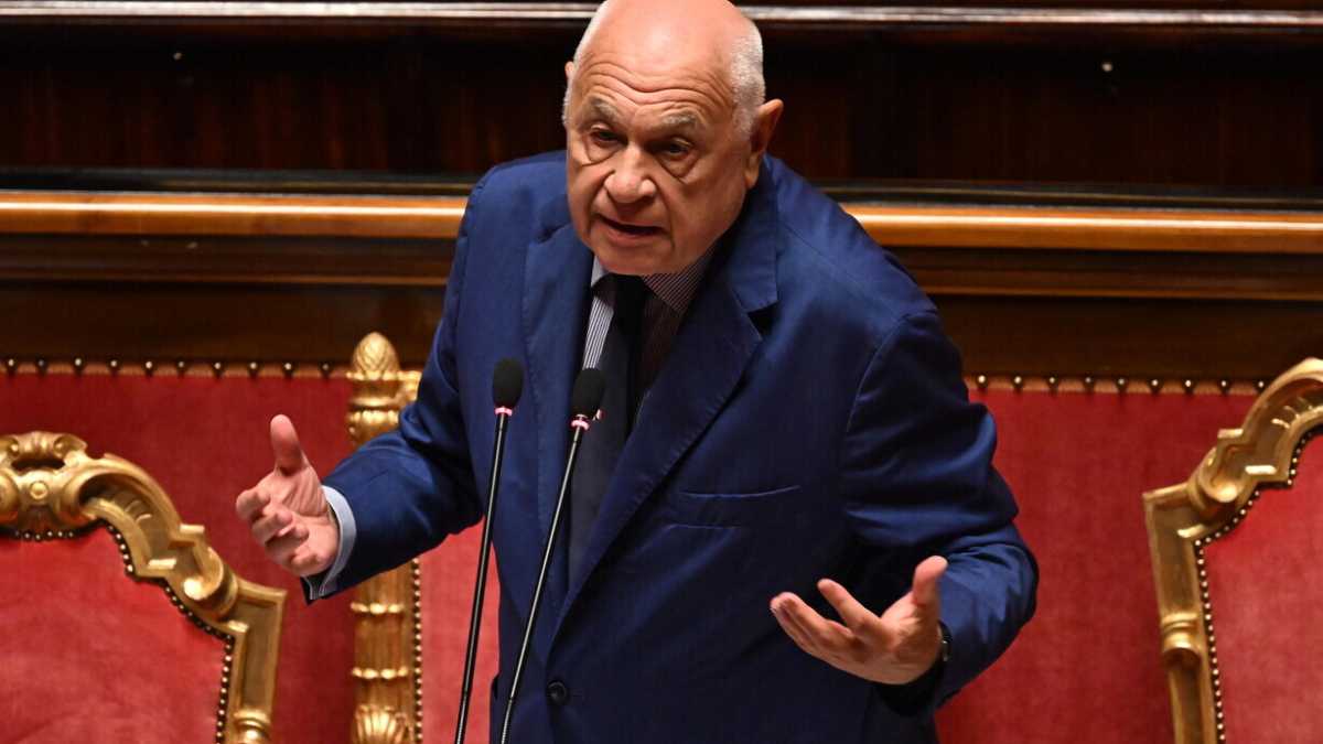 Immagine di Almasri, arrivate alla Camera le carte di Nordio, Piantedosi e Mantovano: si chiede il processo