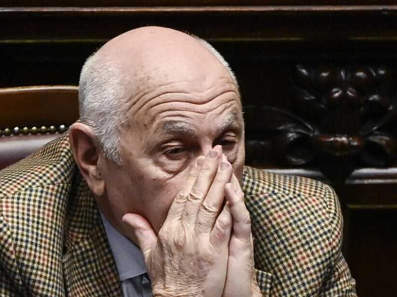 Almasri, richieste di processo per Nordio, Mantovano e Piantedosi. Il derby con Ilaria Salis