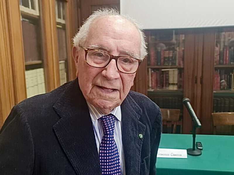 San Carlo inguaiato. Canessa, decano del teatro napoletano: “Basta con l’opera buffa dei dissidi politici”