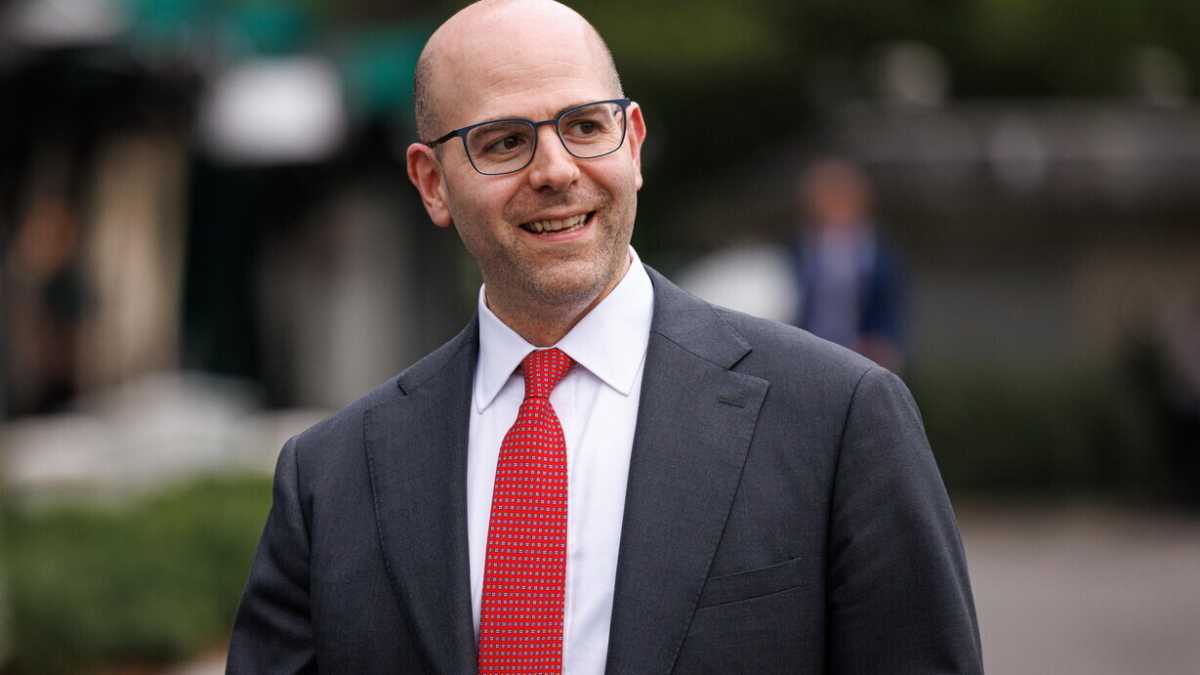 Immagine di Stephen Miran dalla Casa Bianca alla Fed per infastidire Powell
