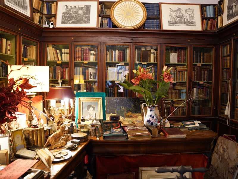 Antica Libreria Cascianelli, da 180 anni una camera delle meraviglie nel cuore di Roma
