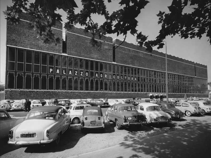 Palazzo dell’agricoltura di Ignazio Gardella (foto archiviostorico.fondazionefiera.it – Publifoto) <br />