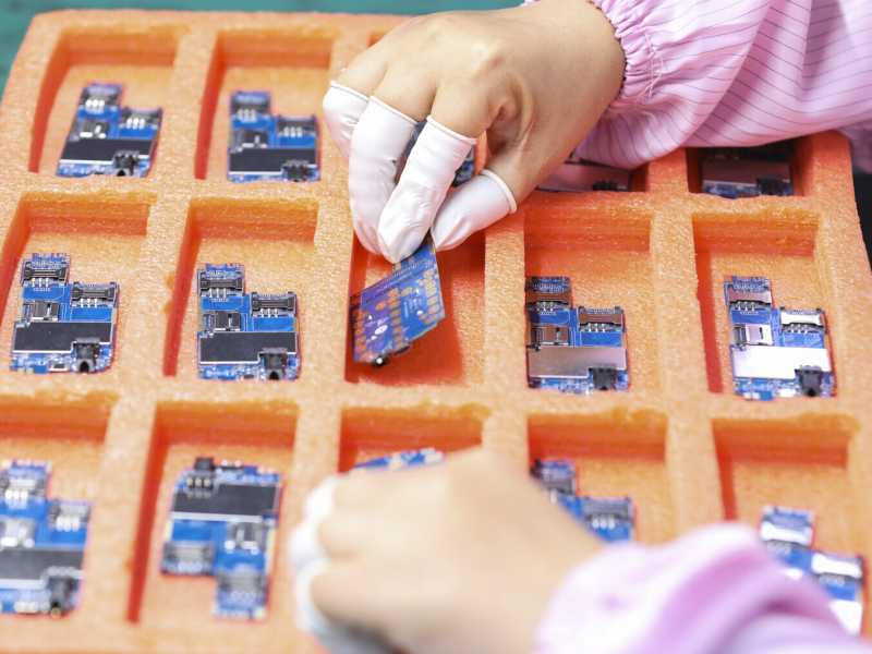 Cosa rischia un’Europa incapace di reagire alla mossa di Trump sui microchip. Intervista