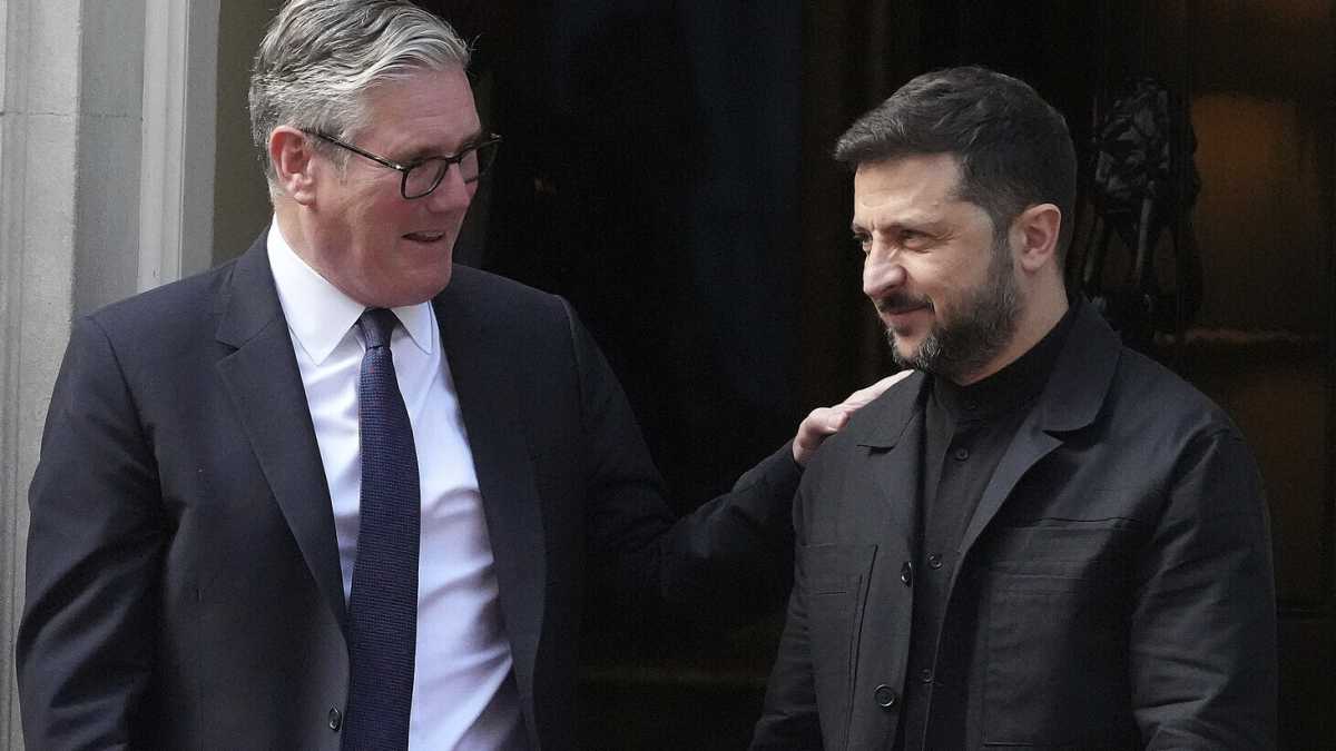 Immagine di Zelensky e Starmer si incontrano a Downing Street