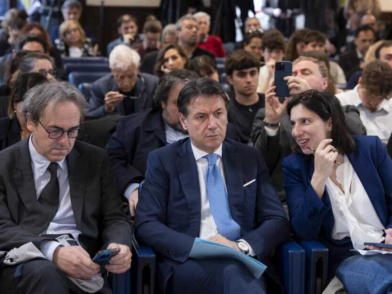 Audio imbarazzanti e veti incrociati. I guai del campo largo che in Calabria deve scegliere l’avversario di Occhiuto