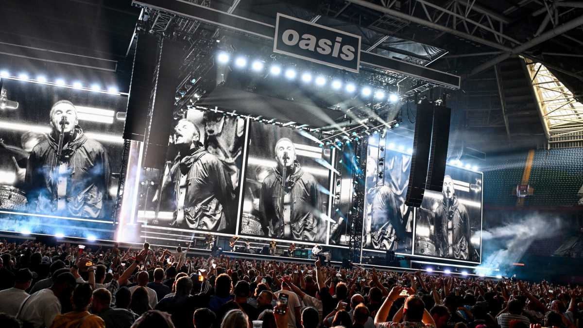 Immagine di Con questo tour, gli Oasis diventano agenti del sistema contro cui lanciavano anatemi