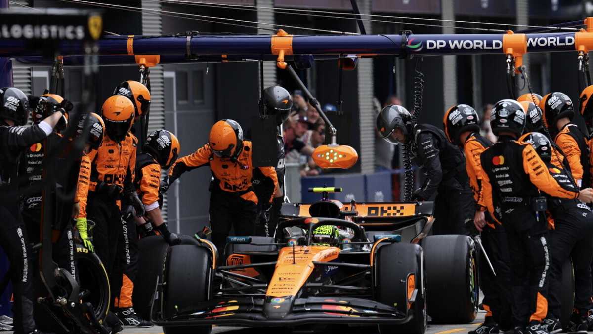 Immagine di Quanta Italia nella McLaren che vince