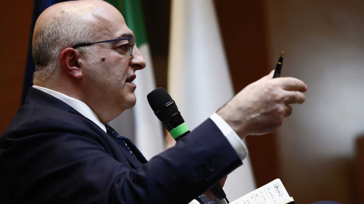Immagine di Sechi al posto di Barbero su Rai Storia: il riflesso condizionato di una fake news
