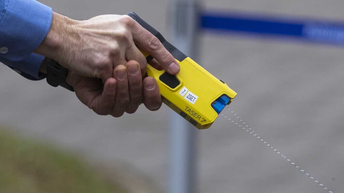 Immagine di Non esiste l’epidemia di taser