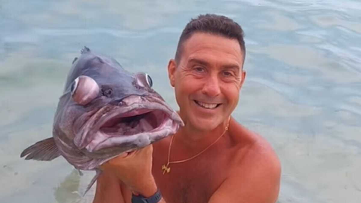 Immagine di Vannacci fa il Vannacci, gli animalisti ci cascano e lo denunciano per il video con la cernia