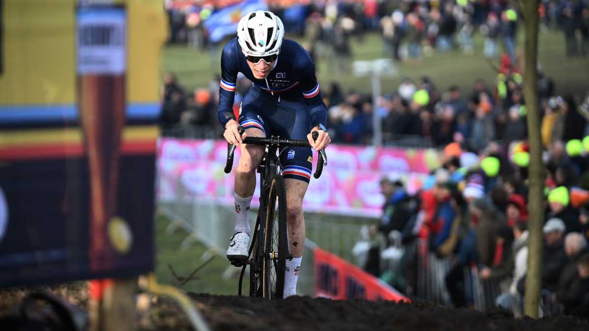 Immagine di Vuelta 2025 | Le prime tre settimane di Léo Bisiaux