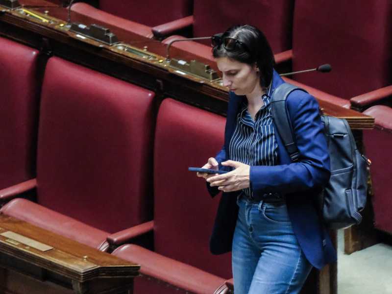 Su gas e carrello della spesa, Schlein è una Urso in ritardo