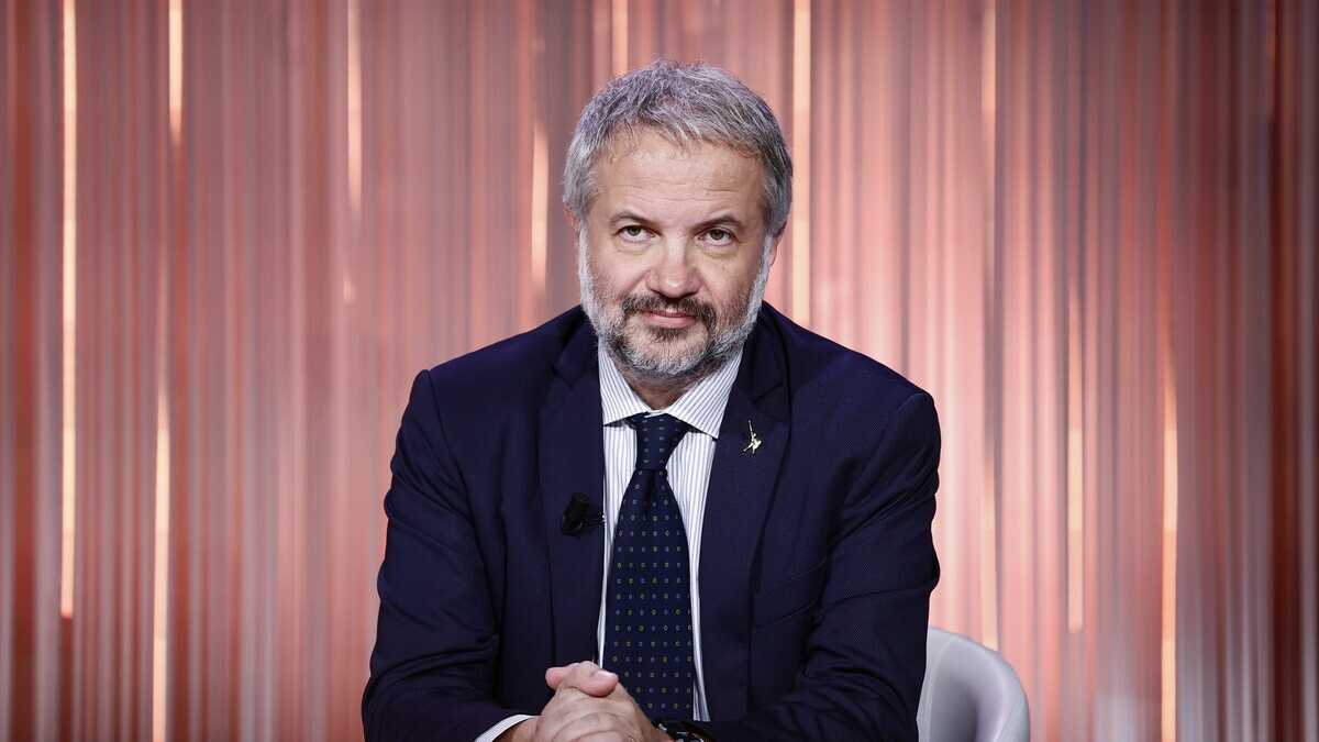 Immagine di La Lega torna a cavalcare lo scetticismo sui vaccini. Borghi: "No all'obbligo"