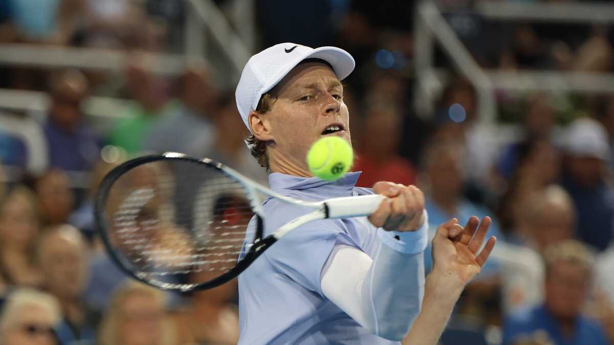 Immagine di Tutti contro il calendario, tranne Sinner. Cosa c'è dietro al ritiro a Cincinnati