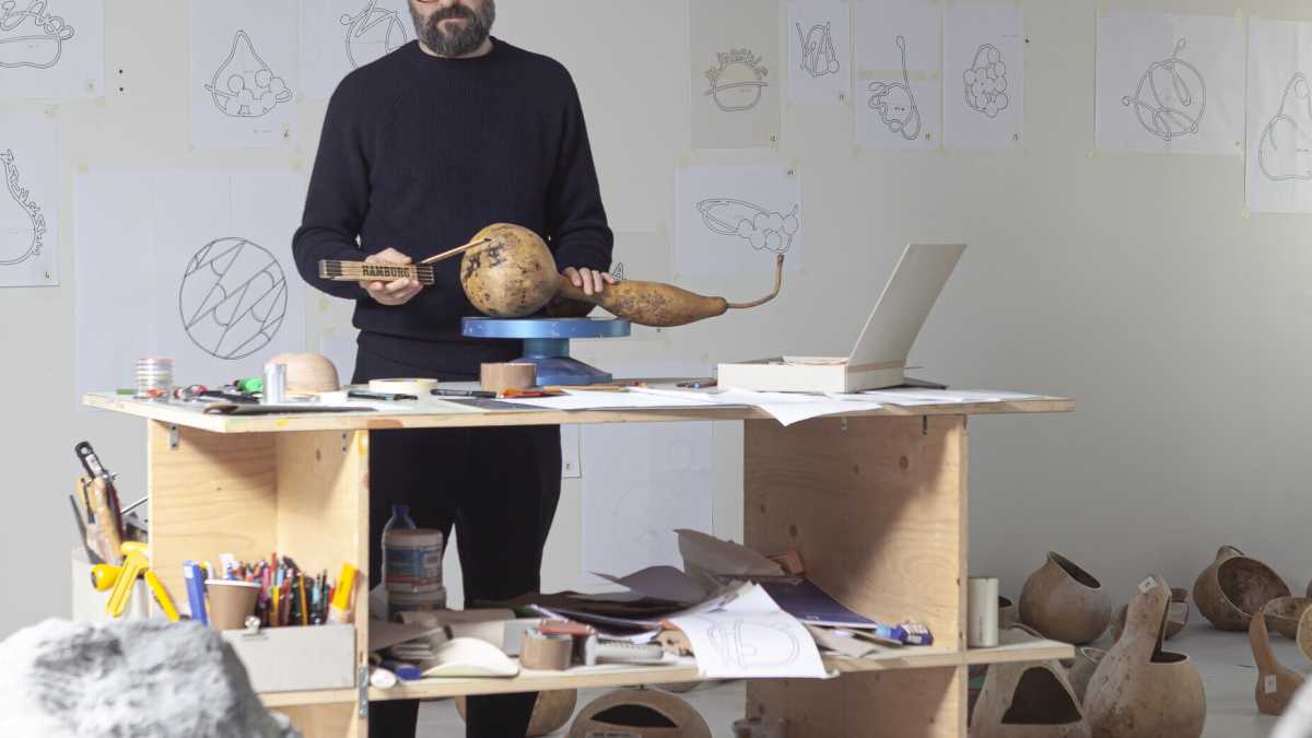 Immagine di “La materia resta viva”. il percorso di Andrea Sala dal domestico al paesaggio