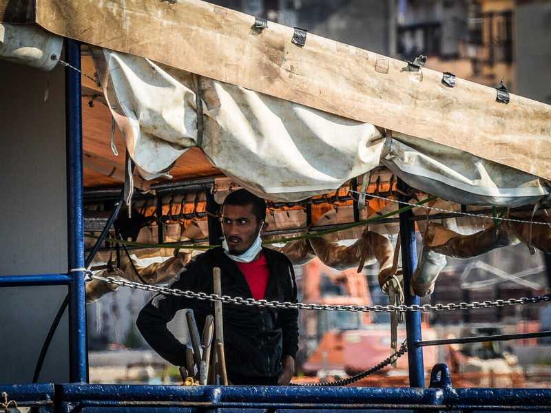 La nave &ldquo;Humanity&rdquo; attraccata al porto di Napoli la settimana scorsa con 134 migranti a bordo (foto Ansa)<br />
