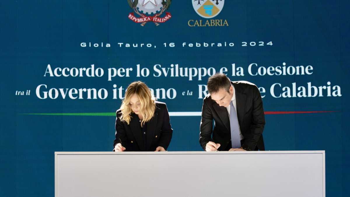 Immagine di FdI teme il 5 a 1 alle regionali in autunno. Via della Scrofa mobilita i parlamentari per le liste calabresi