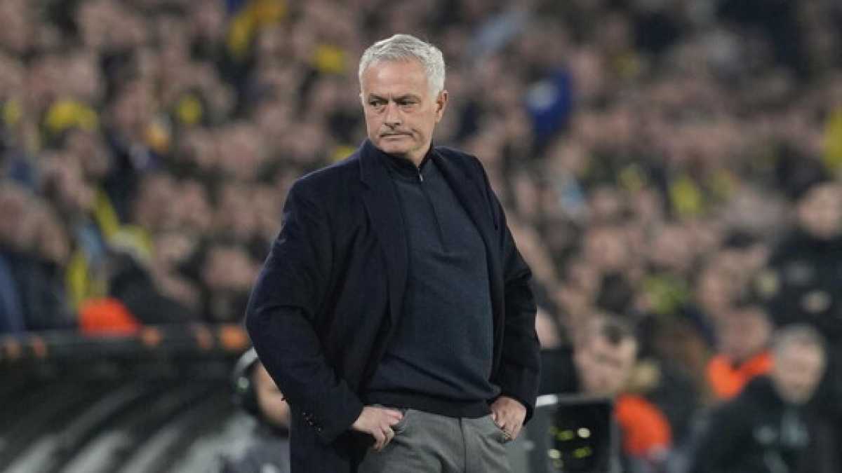 Immagine di L'esonero giusto e inaspettato di José Mourinho al Fenerbahce