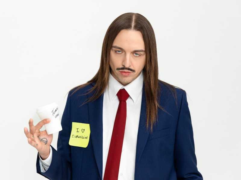Tommy Cash: “Con Espresso Macchiato ho rotto il ghiaccio, sarebbe un onore andare a Sanremo”