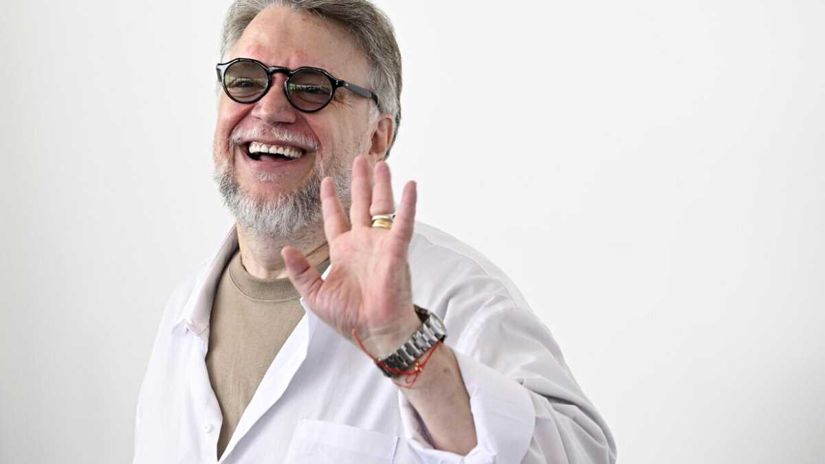 Immagine di Guillermo Del Toro a Venezia con il suo Frankestein: "Non volevo fare un film sul mostro, ma da mostro"