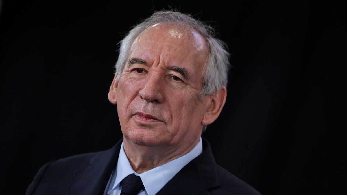 Immagine di Il premier francese Bayrou accusa l'Italia di fare "dumping fiscale". Meloni: "Accuse infondate"