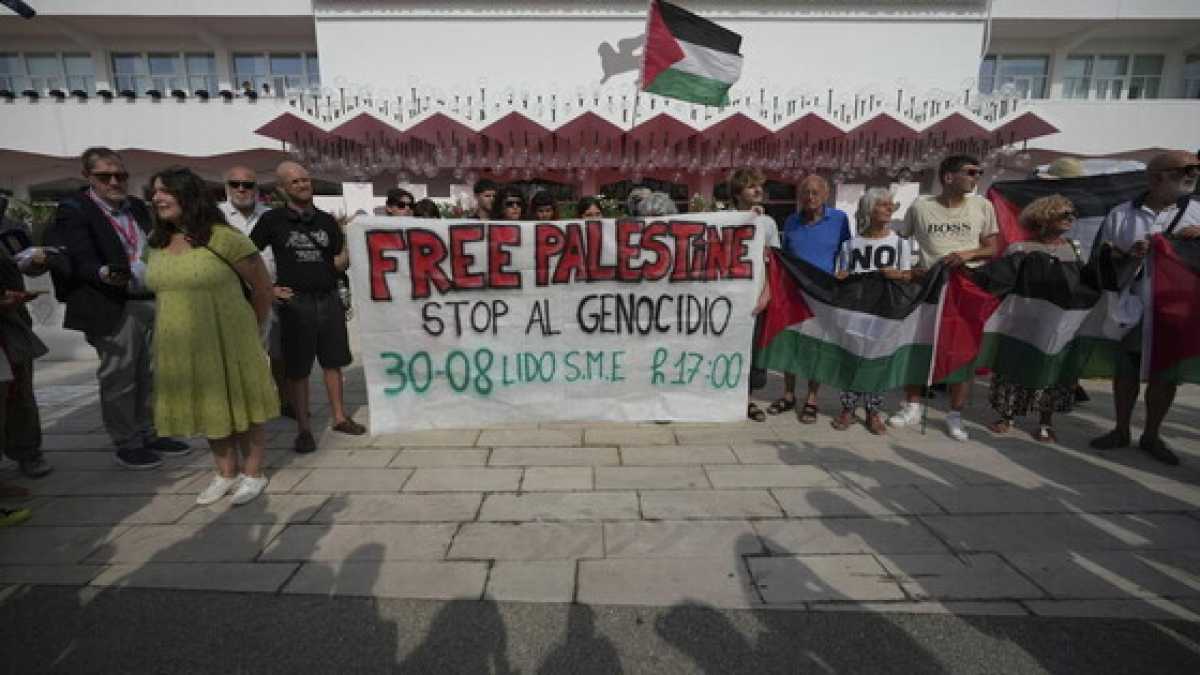 Immagine di Caccia al selfie ma sono pochi gli attori a Venice4Palestine