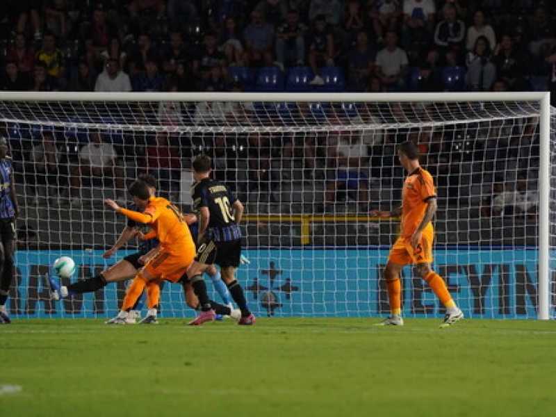 il gol di Matias Soul&eacute; in Pisa-Roma 0-1 (foto LaPresse)&nbsp;<br />