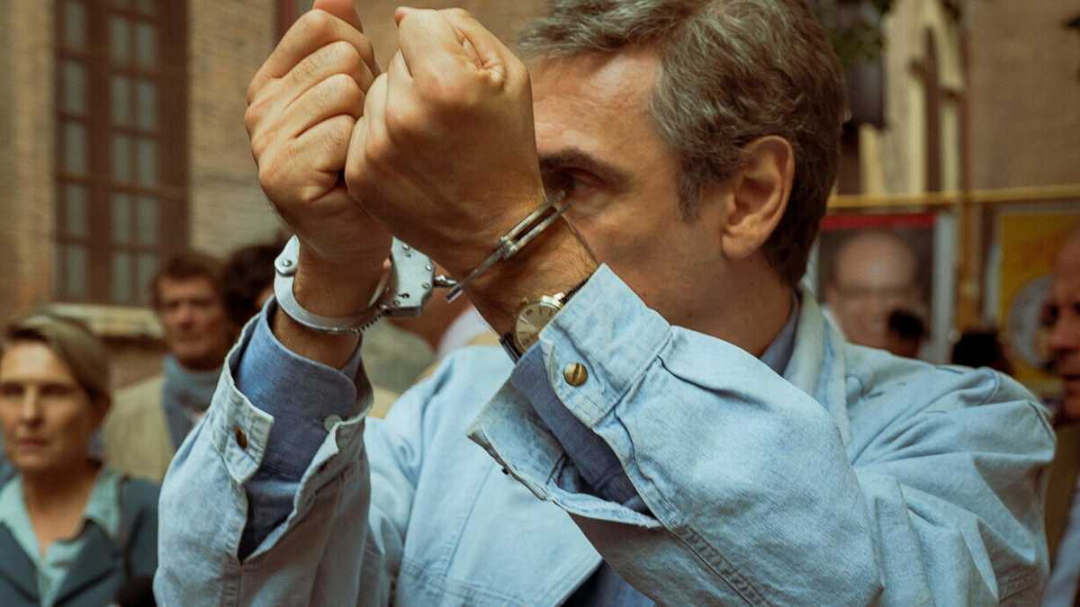 Immagine di Ecco la serie su Enzo Tortora. Per Marco Bellocchio è l'ora delle precipitose marce indietro