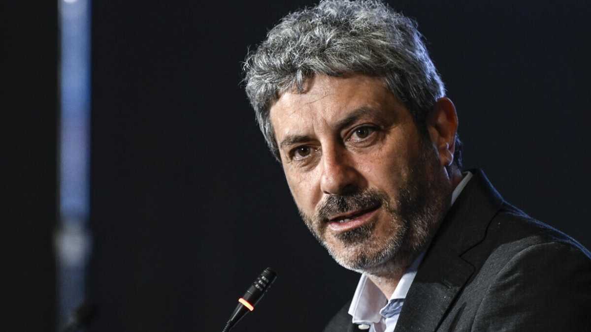 Immagine di I primi passi di Fico. Il sogno (impossibile?) di una lista del presidente
