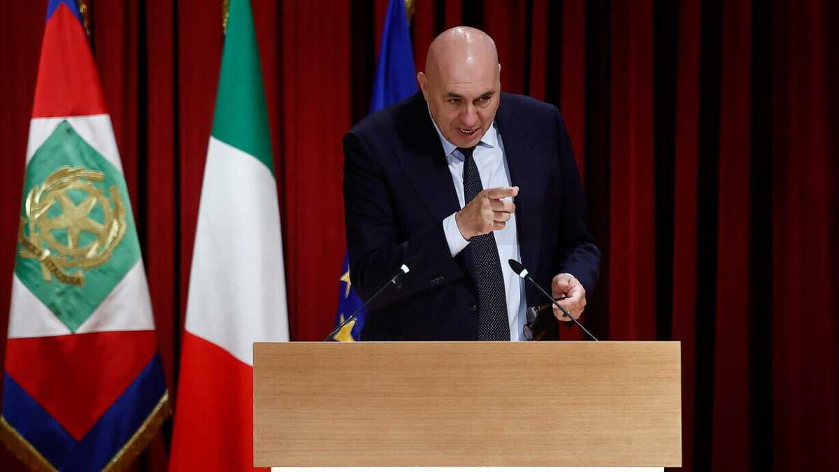 Immagine di Crosetto sull'attacco di Israele a Unifil: "Scelta precisa dell'Idf. Un atto grave e inaccettabile"