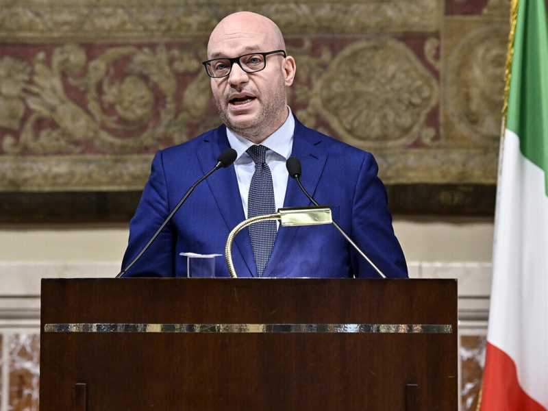 Almasri, FdI conferma l'irritazione verso Fontana e gli uffici della Camera. Il Pd: "Sveleremo le bugie del governo"