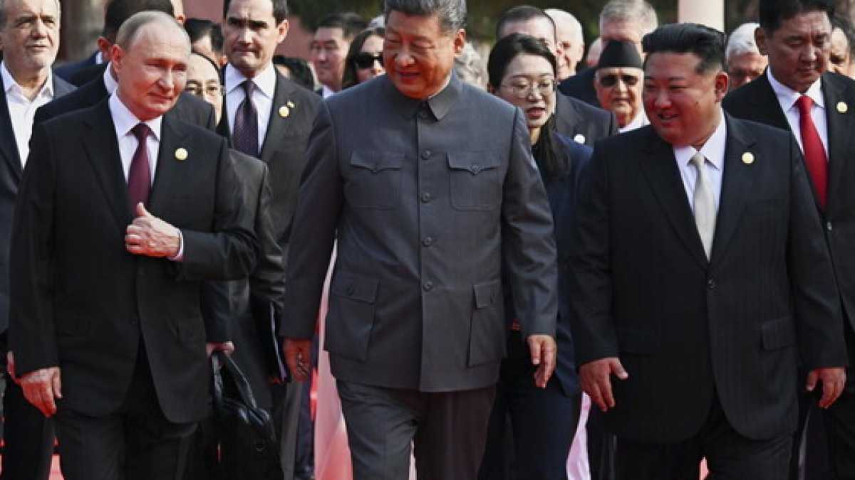 Immagine di Trump e la cospirazione della triade Putin, Xi e Kim Jong Un