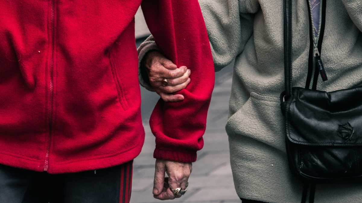 Immagine di Meglio morire giovani e felici che vecchi e tristi