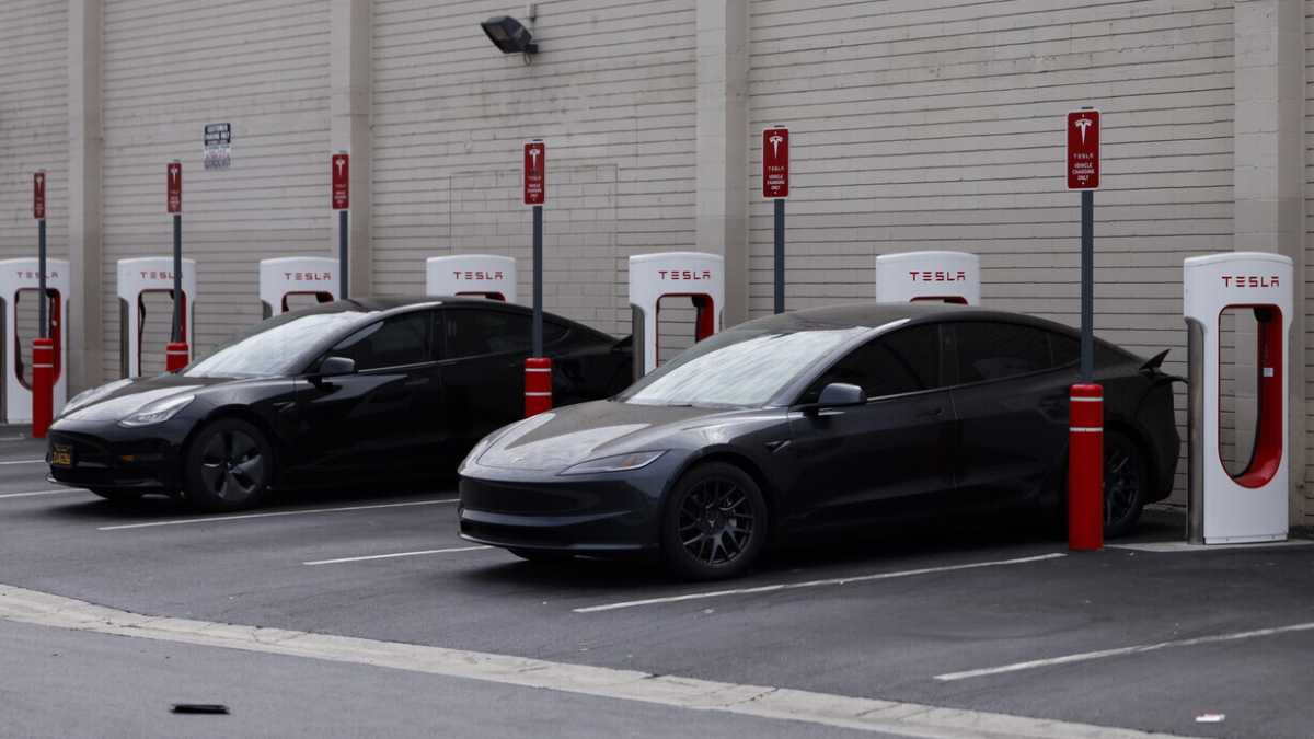 Immagine di Tesla riparte da Musk
