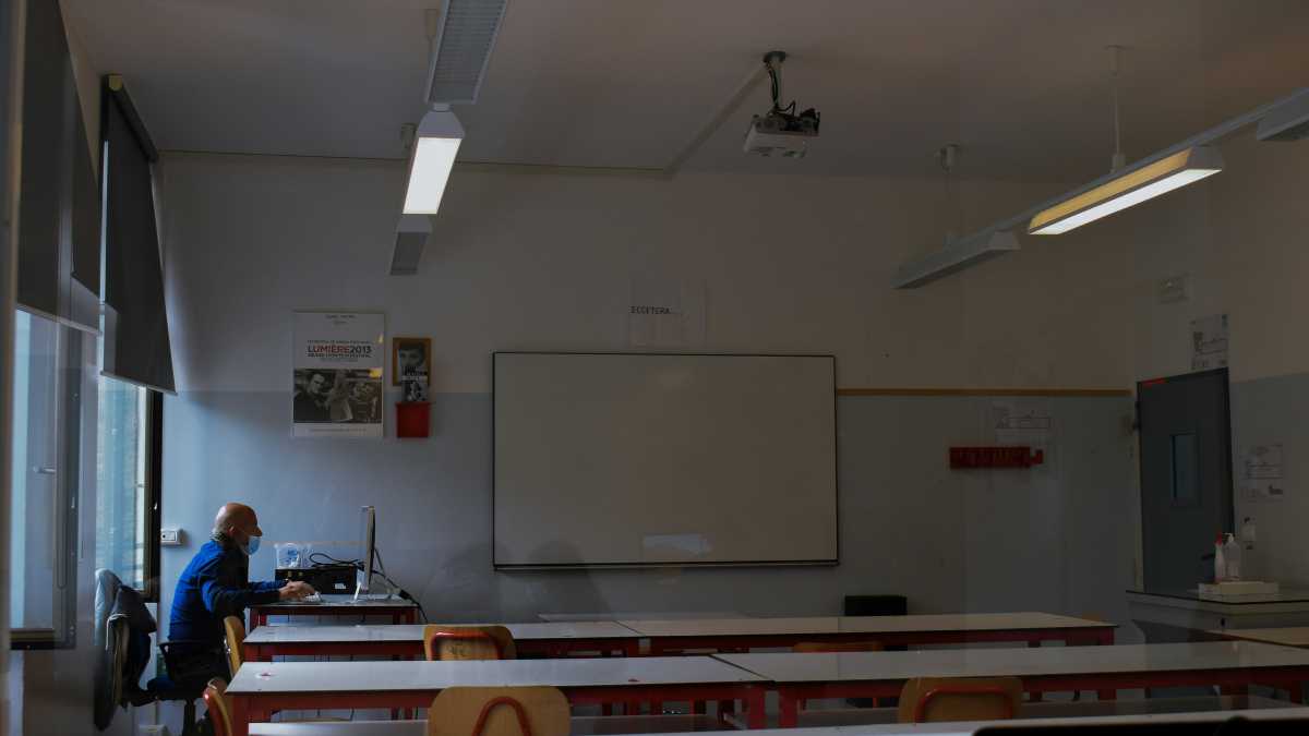 Immagine di Il doppio volto della scuola, visto dalla cattedra