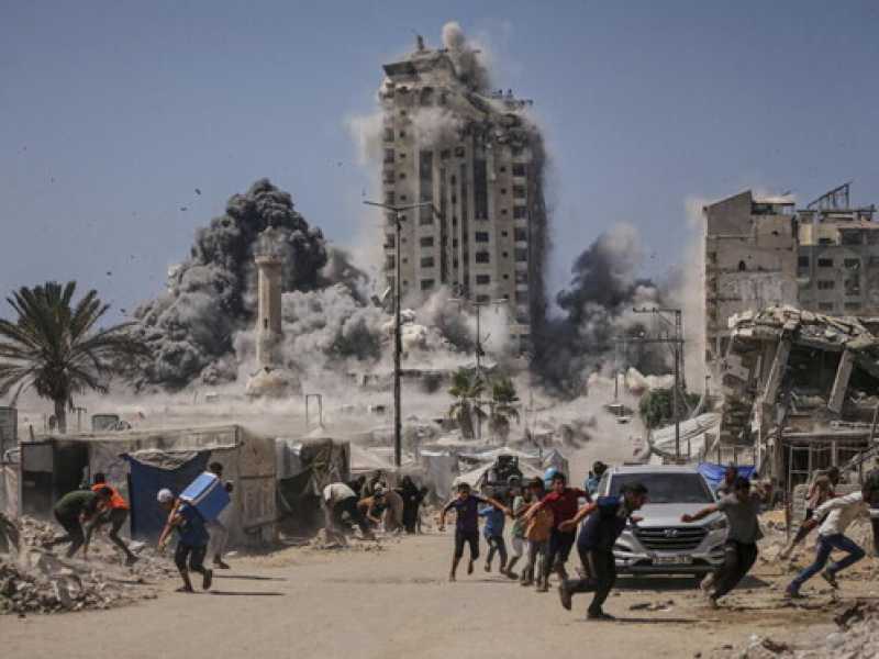 Israele davanti al muro di Gaza City