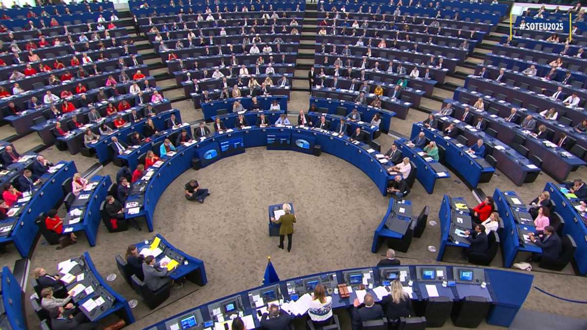 Immagine di Von der Leyen annuncia che proporrà sanzioni contro Israele e sei miliardi per i droni di Kyiv
