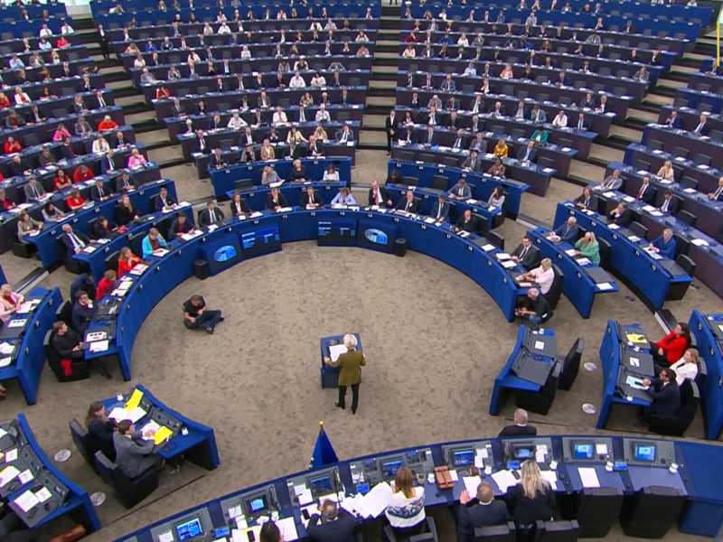 Von der Leyen annuncia che proporrà sanzioni contro Israele e sei miliardi per i droni di Kyiv