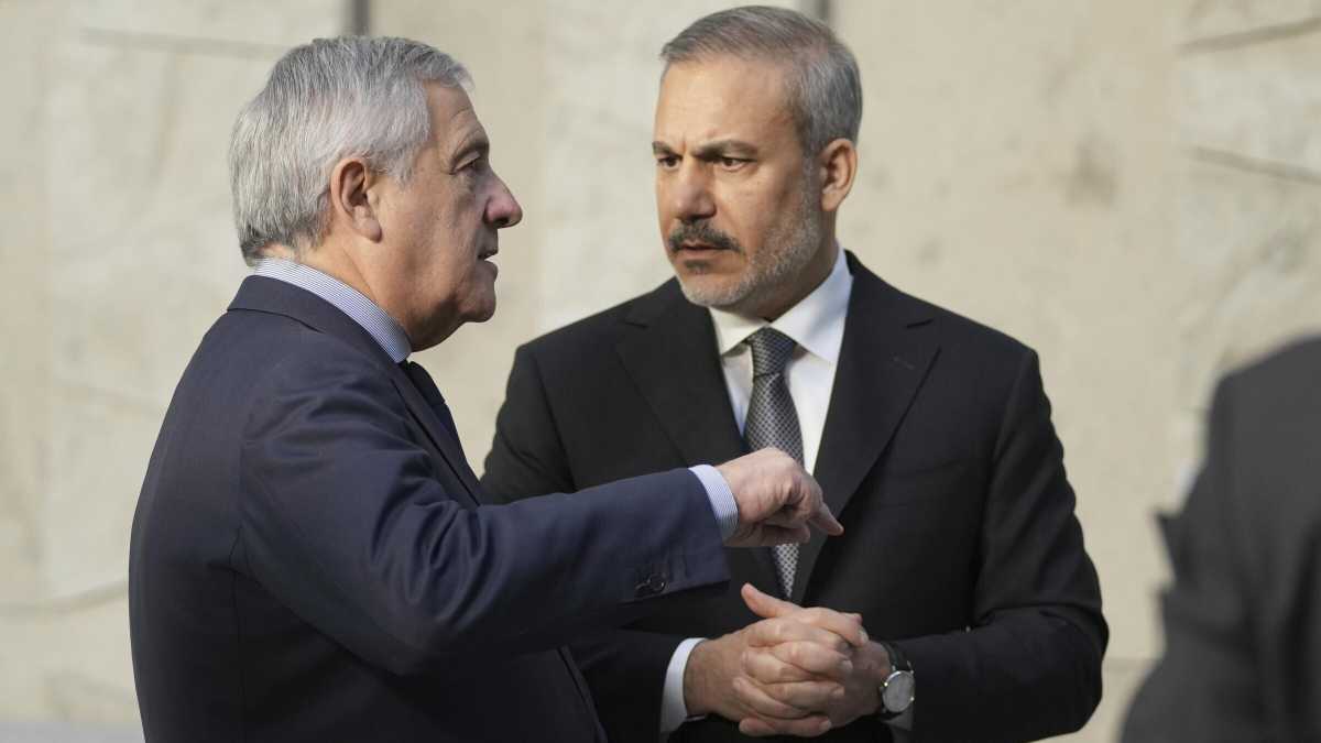 Immagine di Fidan a Roma. Il ministro turco vede Tajani. Sul dossier libico, non c’è accordo. Il ruolo di Haftar